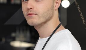 Eyebrow shaping for men