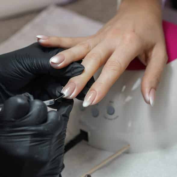 airbrush_on_nails-hero