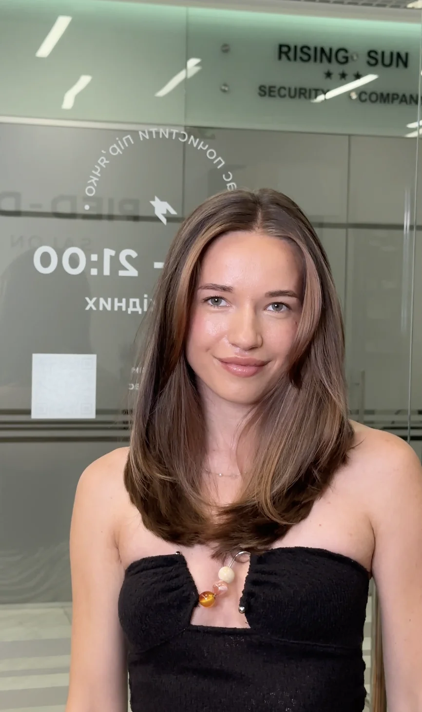 Collarbone Cut with Soft Layers